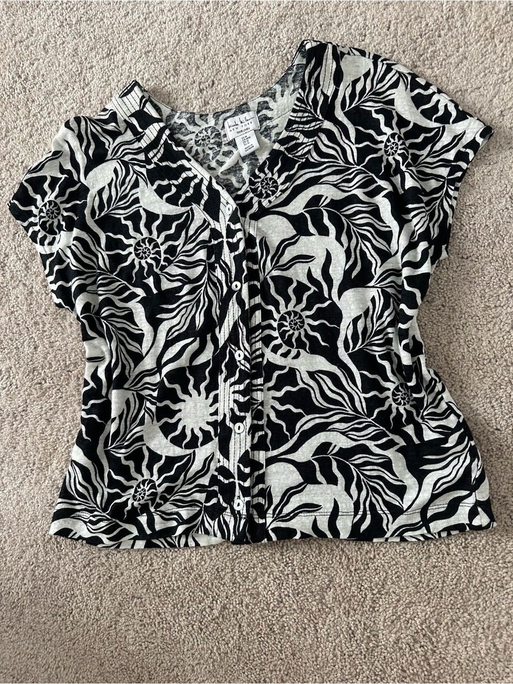 Nicole Miller Black and White Linen Button-Down Top Size Medium